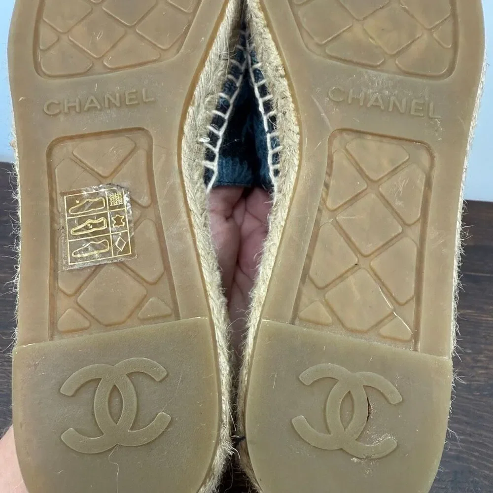 CHANEL Black and Blue Logo Espadrille Mules - Picture 10 of 10